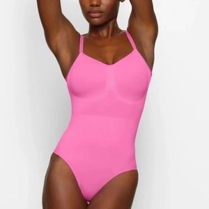 NWOT SKIMS Seamless Sculpt Brief Bodysuit S/M